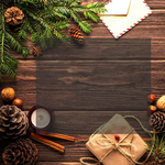 Naujametiniai atvirukai el. paštu Kalėdinis atvirukas su kankorėžiais ir eglės šaka