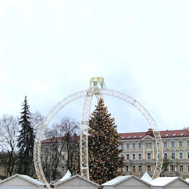 Naujametiniai atvirukai el. paštu Kalėdos Vilniuje 2024