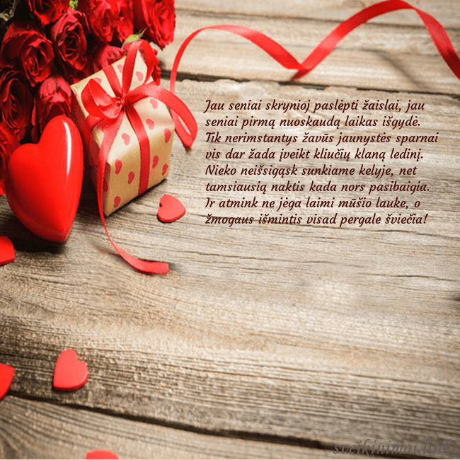 Atvirukas su raudona širdele Jau seniai skrynioj paslėpti žaislai, jau seniai p Atvirukas su raudona širdele