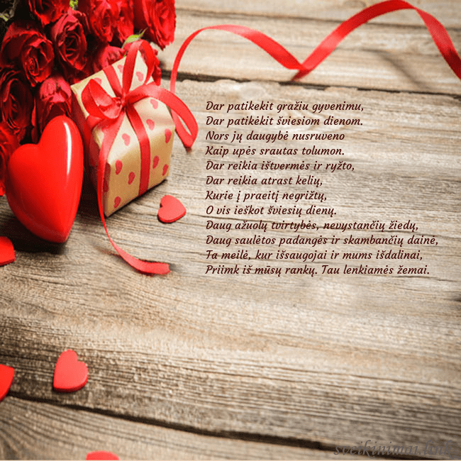 Atvirukas su raudona širdele